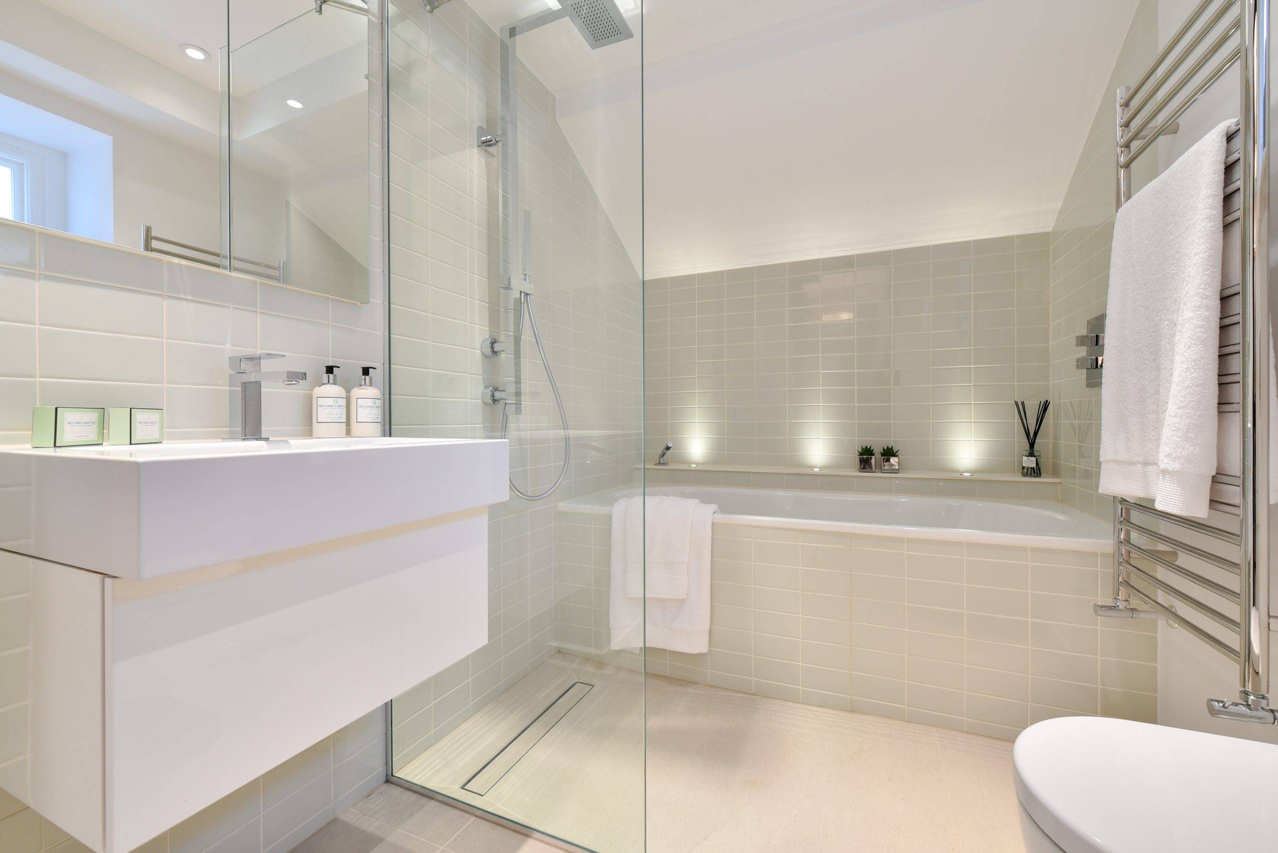 Hampstead 1 Bathroom 32 | Lead Wolf, Peterborough