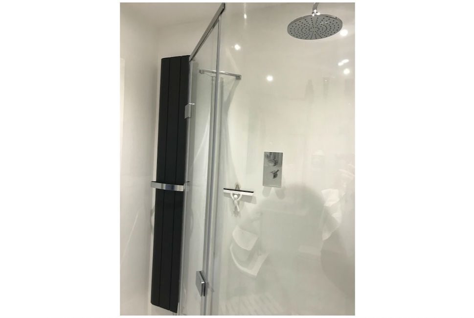Mckee Pentangle Shower