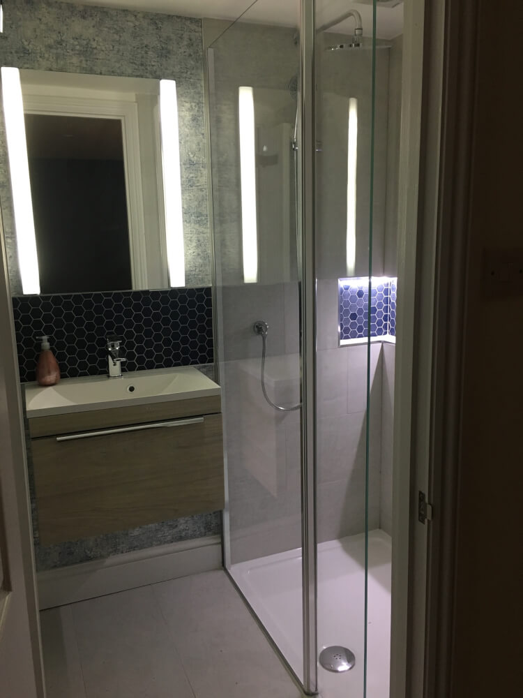 mirrored bathrooms bath