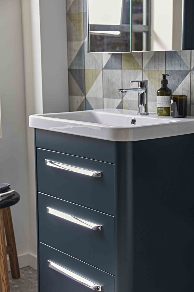 Contour 600Mm Midnight Grey Freestanding 3 Drawer Wash Unit Lifestyle | Total Bathrooms, Bath
