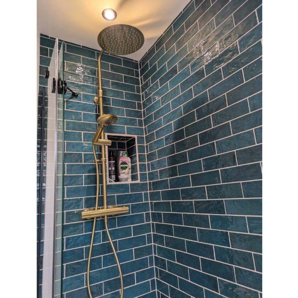 La Sq4 | Total Bathrooms, Bath