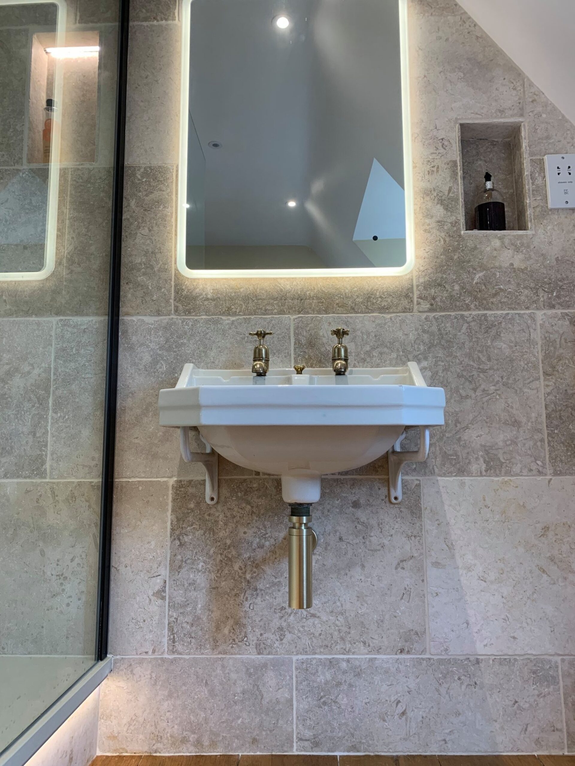 64659472 2275345802547314 1024171613572038656 O | Total Bathrooms, Bath