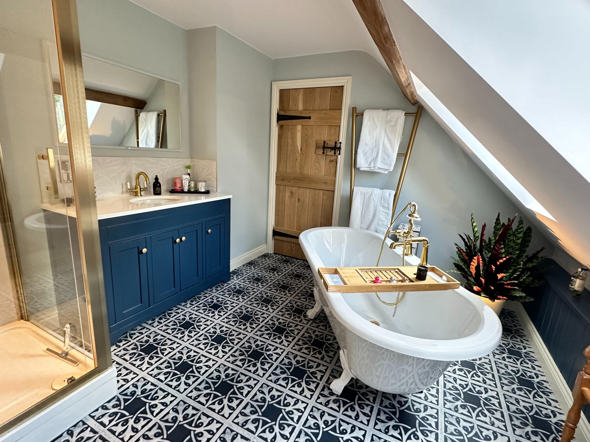 Imllh | Total Bathrooms, Bath