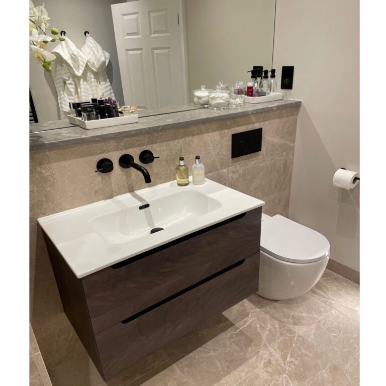 Uwc Sq2 | Total Bathrooms, Bath