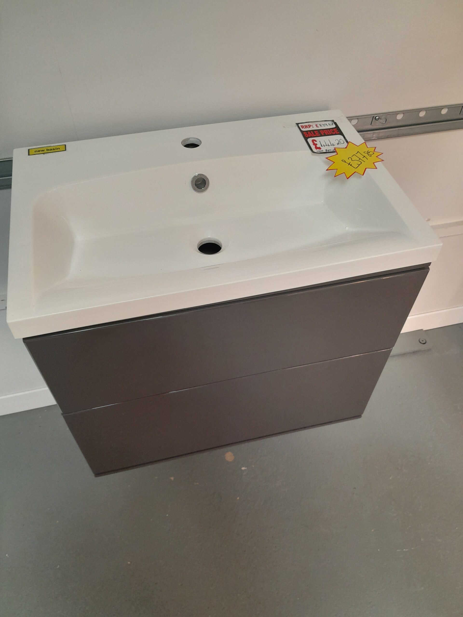 Roper Rhodes, Scheme 600mm Wall Mounted Basin Unit & Isocast basin