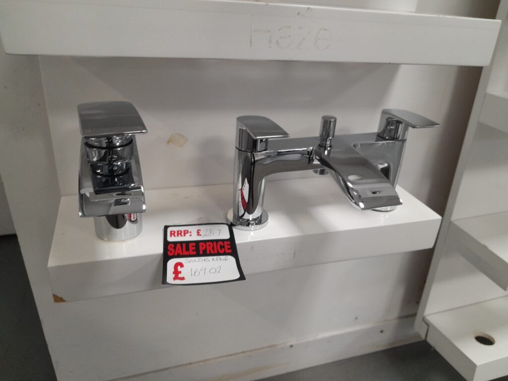 Ex-display Deva, Savvi Bath Filler & basin mixer