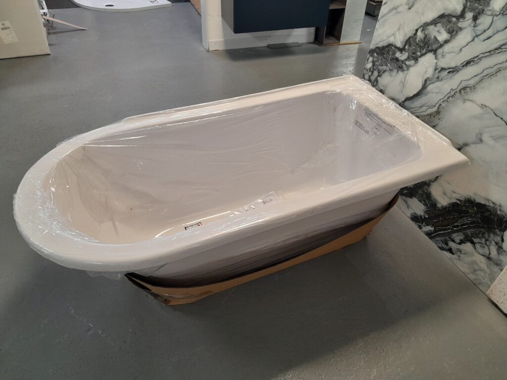 Clearance Burlington, Hampton Right-Handed Showering Bath